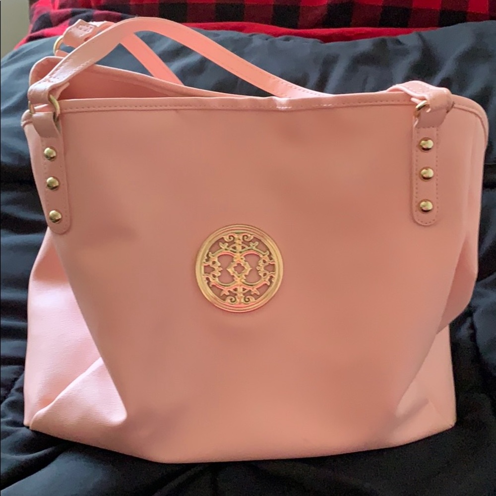Cute spring purse with lots of space